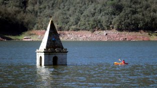 Repunt de visitants al pantà de Sau arran de l’increment del nivell d’aigua fins al 68%