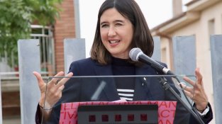 La consellera d'Interior, Núria Parlon, ha agraït la feina de la Policia Local de Manlleu