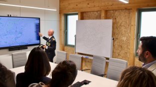 Interior d'una de les sales equipades amb tecnologia punta