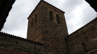 Acord d’última hora per salvar Sant Pere de Casserres i evitar-ne el tancament.
