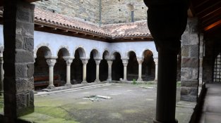 Acord d’última hora per salvar Sant Pere de Casserres i evitar-ne el tancament.