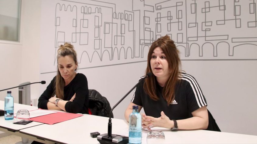 Les regidores de la CUP a Vic expliquen els motius de la querella que ha presentat Carla Dinarès