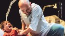 En Peyu i Albert Pla entren junts a l'habitació 313 on conviuran amb els seus passats