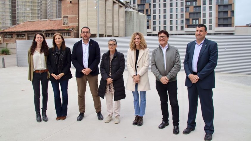 Visita d'Olga Pané al solar del mercat municipal on Salut té previst ubicar el CAP Nord