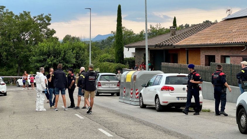Mor una dona a Torelló amb signes de violència i detenen al seu fill