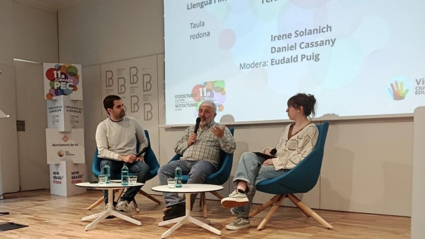 Vic debat sobre el futur del català davant els reptes de la intel·ligència artificial