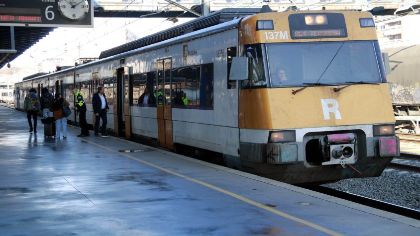 El temporal de vent obliga a limitar la velocitat del servei de Rodalies i reforçar els dispositius d’emergència a Catalunya